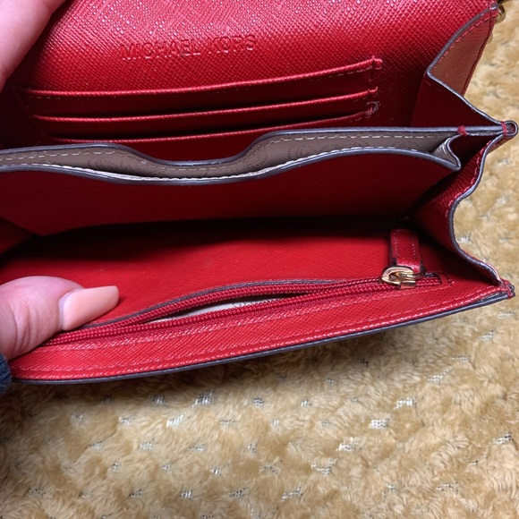 Michael Kors wallet on chain - Picture 3 of 6